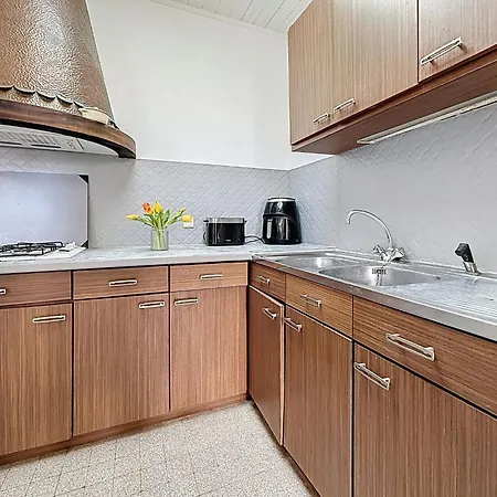 Сasa de vacaciones Les Volets Bleus By Interhome *