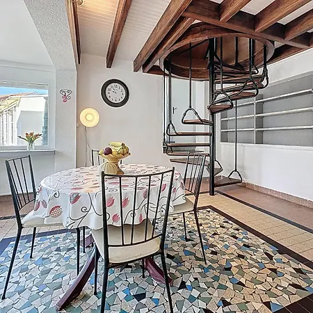 Сasa de vacaciones Les Volets Bleus By Interhome Saint-Michel-Chef-Chef