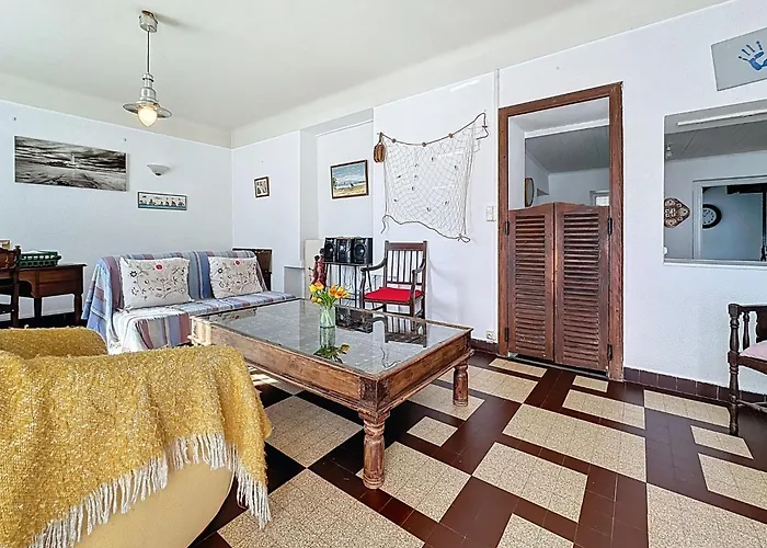 بيت للعطل Les Volets Bleus By Interhome *