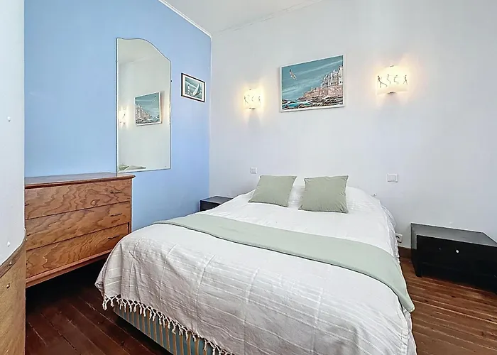 Les Volets Bleus By Interhome بيت للعطل