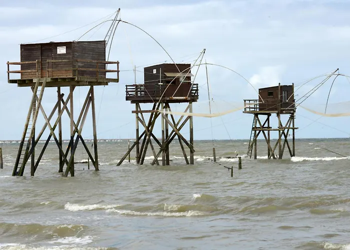 Les Volets Bleus By Interhome بيت للعطل *